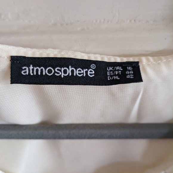 cream blouse - Picture 5 of 6